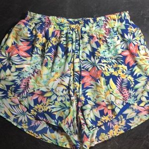 NWT ! Jamaican love shorts ladies L lined ADORABLE